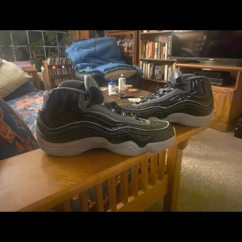 Size 11 1/2 grey and black adidas never worn - Picture 6 of 10